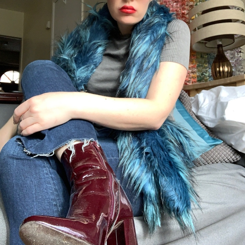 Bespoke teal blue gorilla Faux Fur wrap with tail details